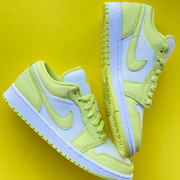 NEW Jordan 1 Low limelight (W) in BOX - Picture 5 of 6